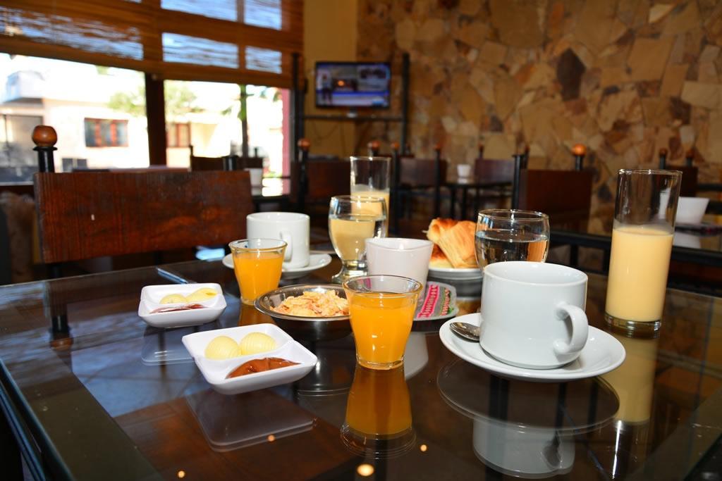 סלטה Hotel Del Pilar מראה חיצוני תמונה